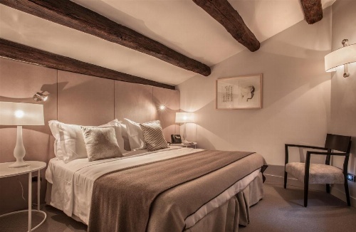 47LuxurySuites - Trevi image 13