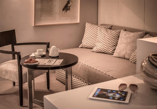 47LuxurySuites - Trevi image 14